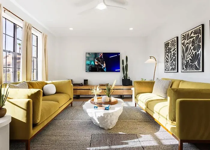 Solara - Pool & - Mins To Scottsdale Quarter Holiday home